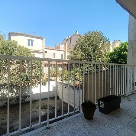 Au Coeur De Nimes, Un Lumineux Avec Garage 公寓